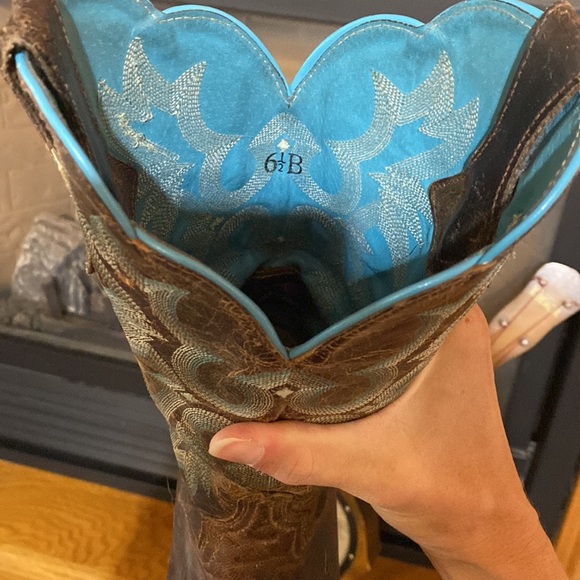 Women’s 6.5B cowboy boots by Ariat - Picture 6 of 7